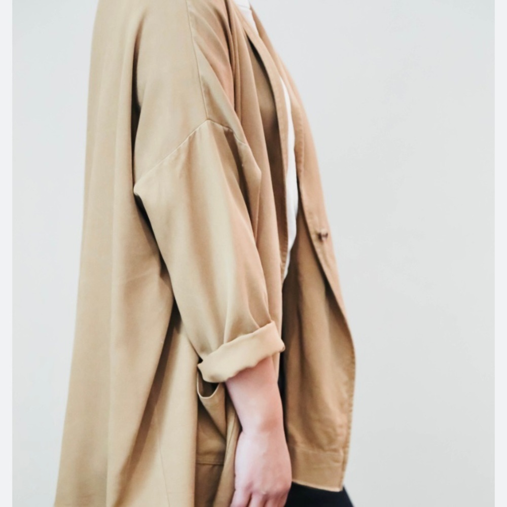 Hackwith Design Smock Jacket in Ecru Beige size Small Minimalist Casual